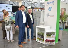 Martijn Bruin and Rob Franken of Modiform presenting their new tray made out of the inside of fridges and pots, made out of consumer plastic, like yoghurt cups.